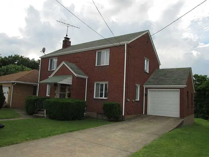 912 3rd Ave photo 1