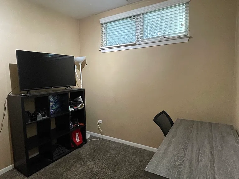 2135 N Southport Ave #102 — Photo 10