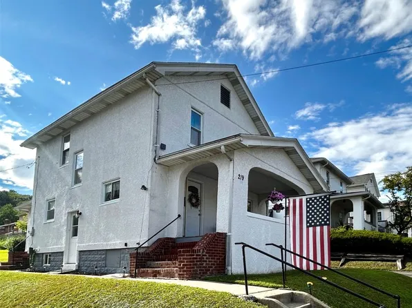 219 Robble Ave, Endicott, NY 13760