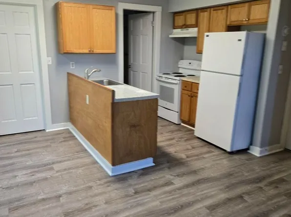 11 Lincoln St (4 Units), 11 Lincoln St #2, Bangor, ME 04401