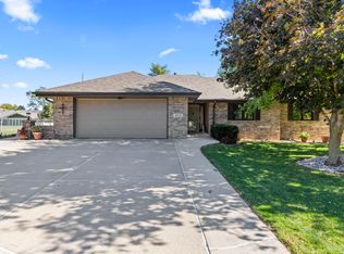 955 Tower Ridge Holw, Council Bluffs, IA 51503