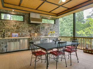 101 Stratford Dr, Chapel Hill, NC 27516