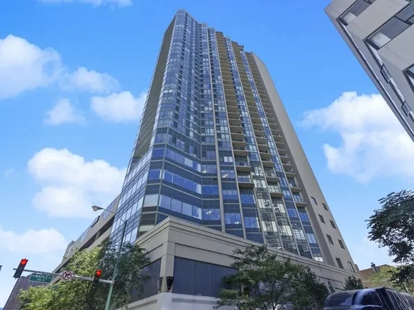 111 W Maple St APT 2510, Chicago, IL 60610