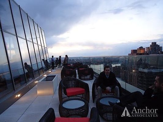 4th image of 322 W 57th St APT 20Q