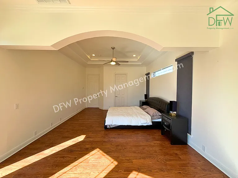 1205 Golden Gate Dr — Photo 13