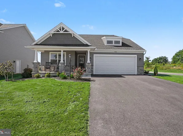 806 Greenwich Ln, Shippensburg, PA 17257