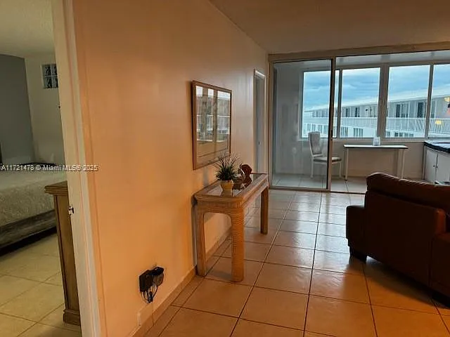5401 Collins Ave #430 — Photo 18