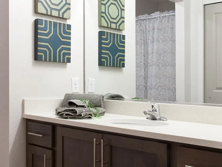 4x4 Bathroom