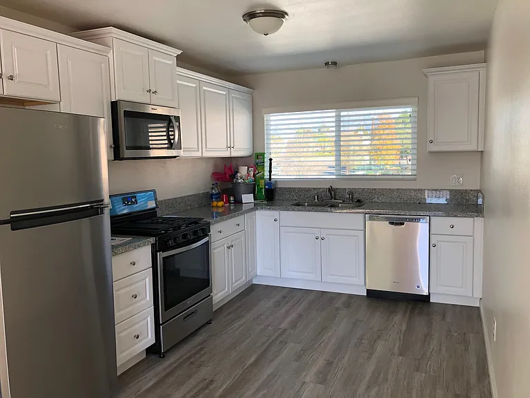1511 W Redlands Blvd #8 — Photo 4