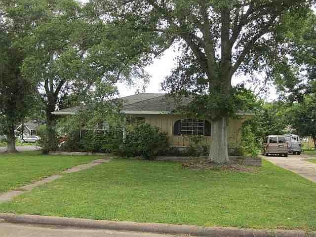 1st image of 648 Neches Ave