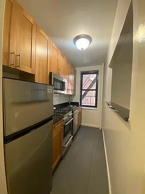 Rented by City Connections Realty | media 10