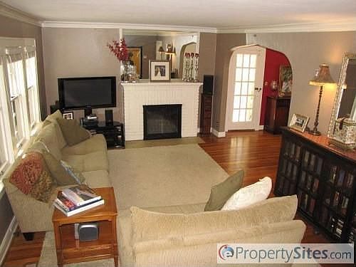 4th image of 7244 Summit St
