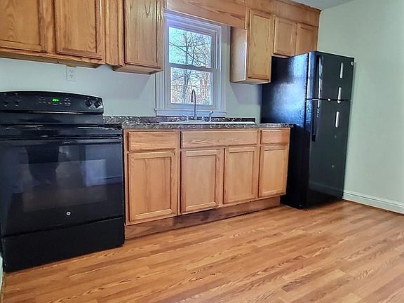 2nd image of 805 D St