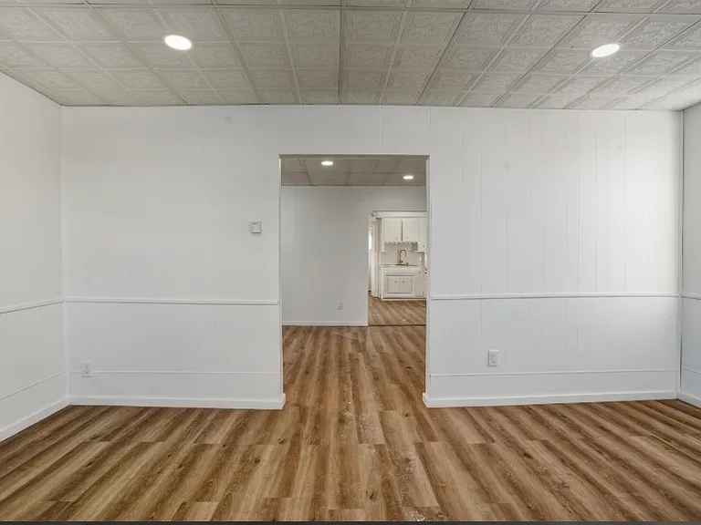 123 W Carey St — Photo 2