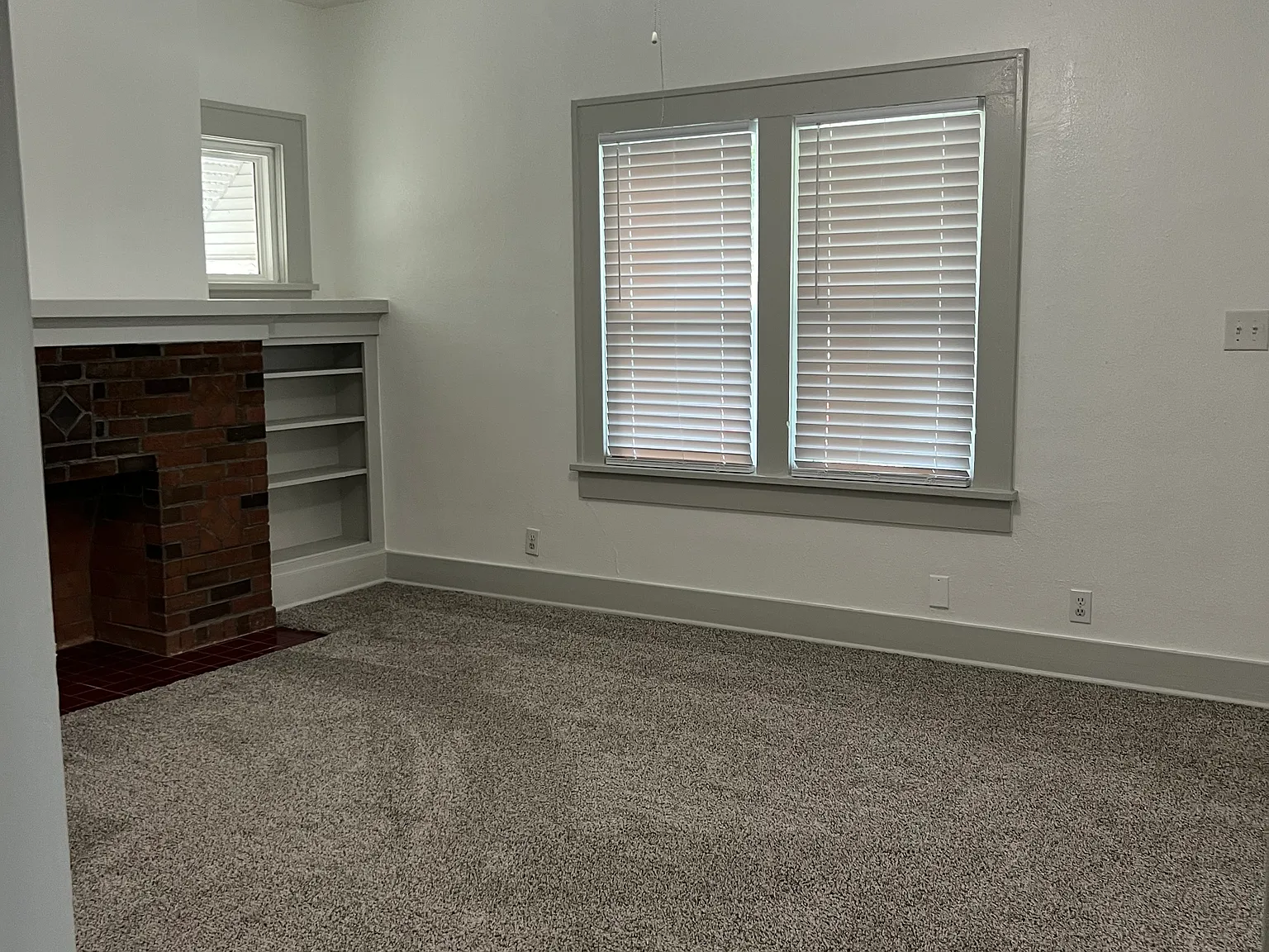 3 bed, 1200 sqft, $1,300 — Photo 3