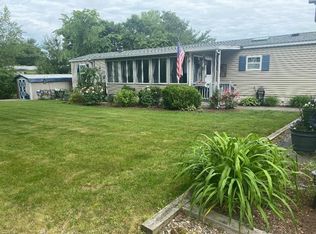 35 Hilltop Rd, Plainville, MA 02762