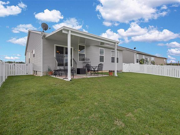 3rd image of 131 Huntleigh Dr