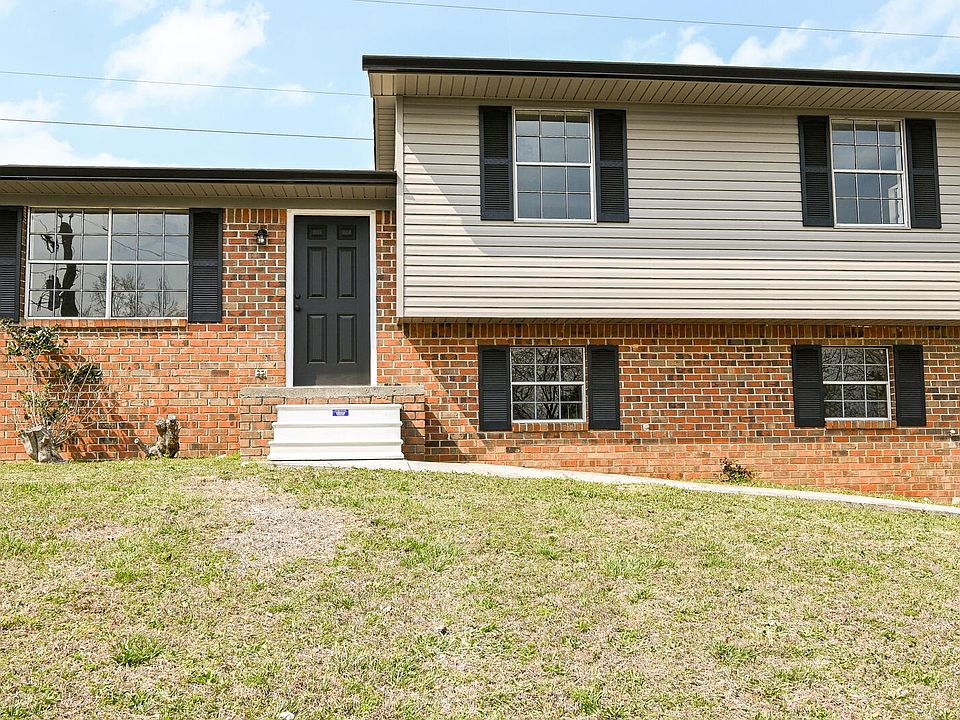 1st image of 2089 Charlotte Dr NE