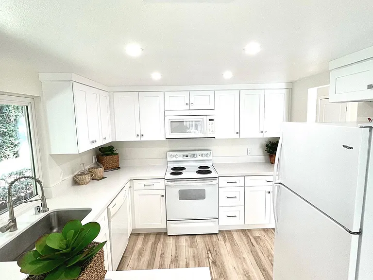 5052 Boxwood — Photo 4
