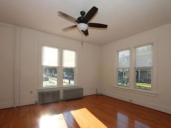 3rd image of 33-37 Grant St #60-1