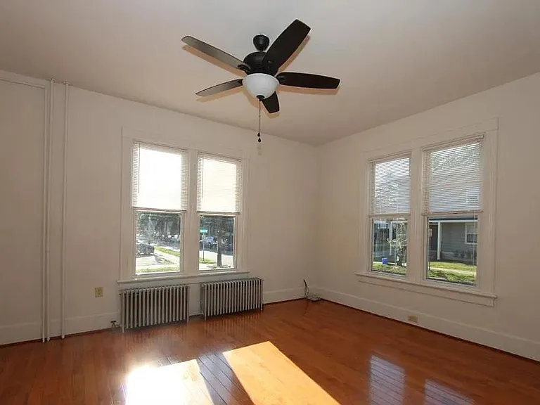 33-37 Grant St / 60 Clarke St — Photo 3