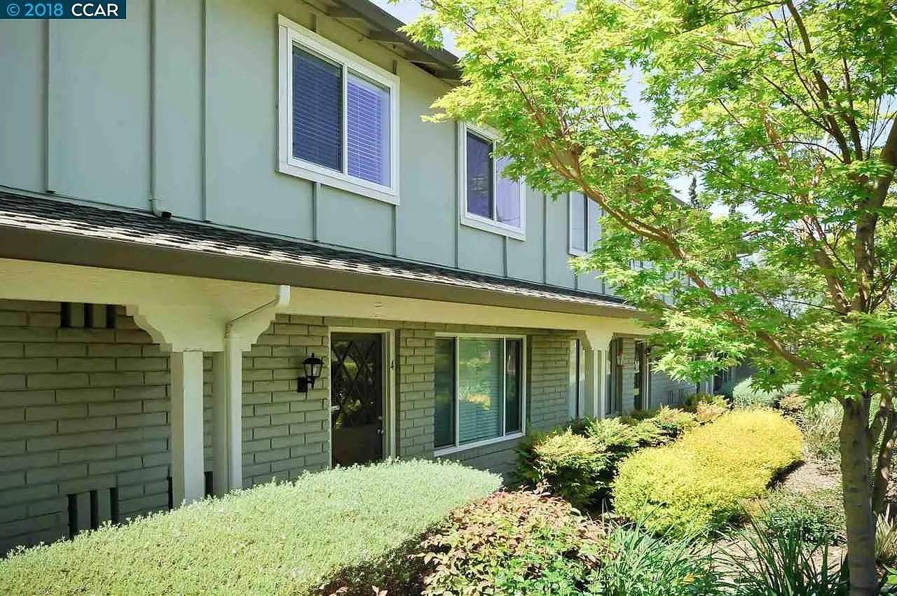 4 Fountainhead Ct photo 1