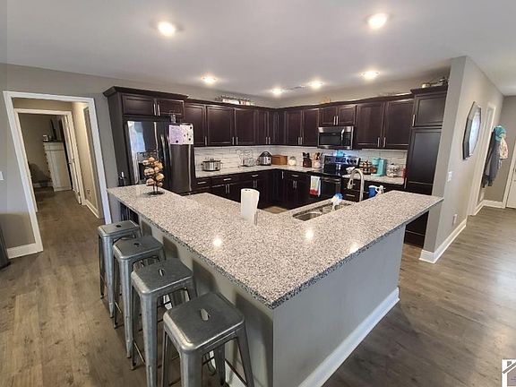 3rd image of 67 Cunningham Ln
