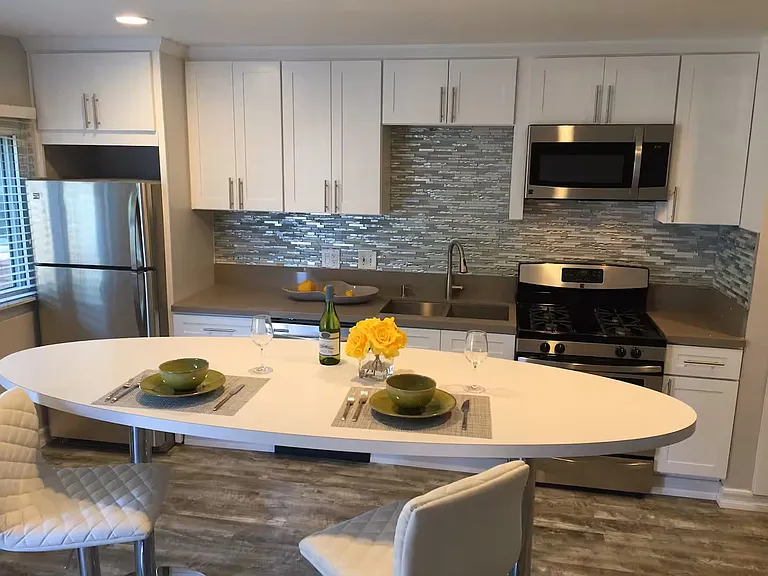 2055 Albatross St #6 — Photo 10