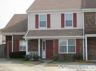 307 Nottaway Ct, Chesapeake, VA 23320