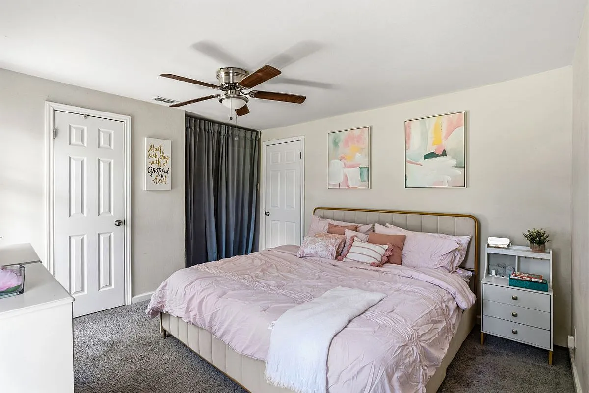 4 bed, 1.0 bath, 1738 sqft, $2,250 — Photo 2