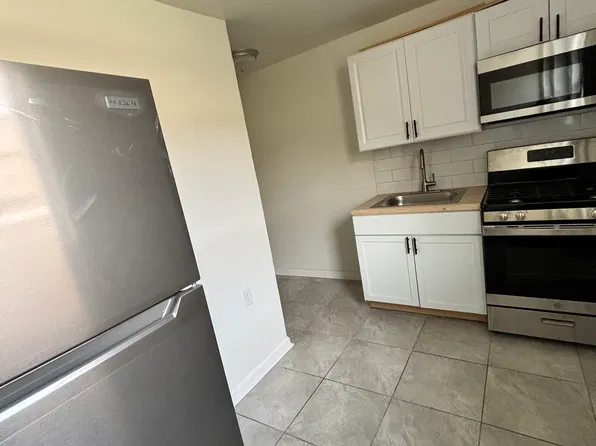 6317 W Girard Ave Floor 2, Philadelphia, PA 19151