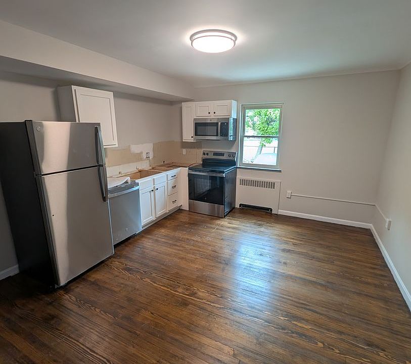 1st image of 2022 Williams Ave #2