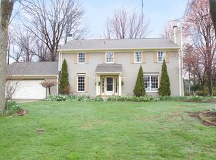 32292 Hickory Ln, Avon Lake, OH 44012