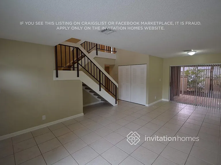 1220 NW 89th Dr — Photo 2