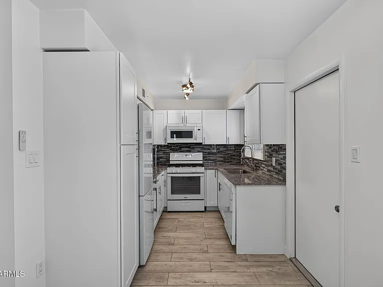 3517 E Montecito Ave #A — Photo 24