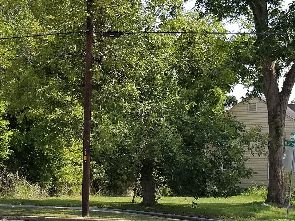 2nd image of 3026 McGowen St