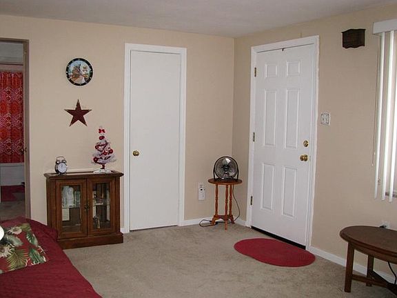 4th image of 9080 Dogwood St