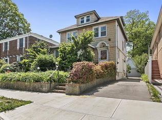 8434 Daniels St, Jamaica, NY 11435