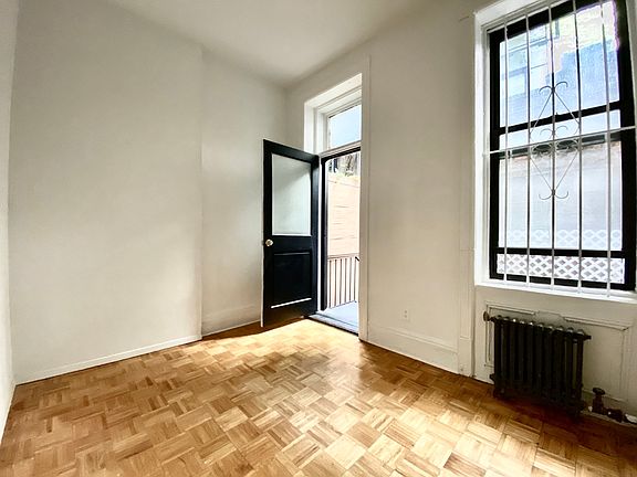 2nd image of 11 Jones St APT 3G