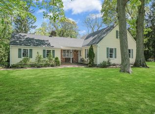 20 Whitford Rd, Stony Brook, NY 11790