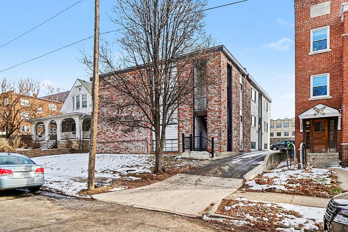 Building Photo - 3921 Wyandotte