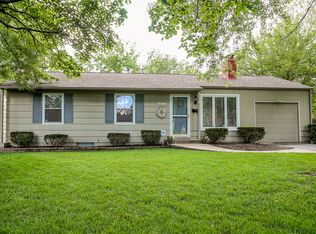 8013 W 86th St, Overland Park, KS 66212