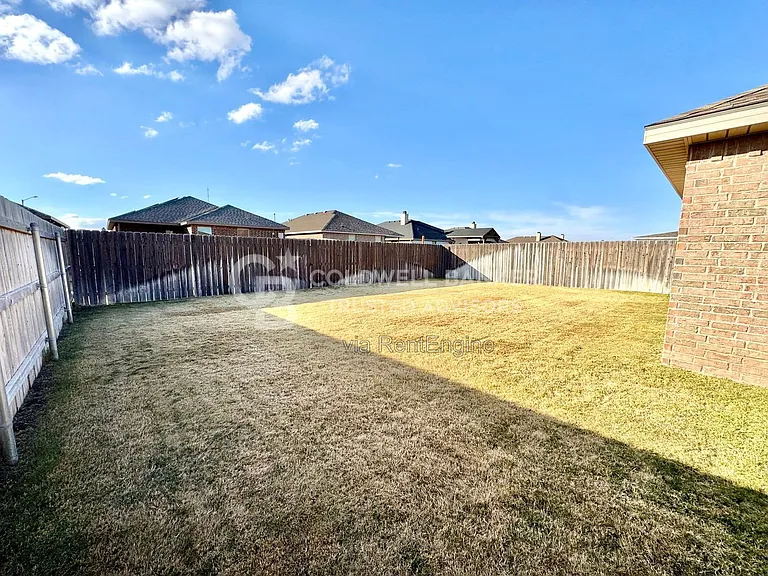 3108 Urbana Ave — Photo 32