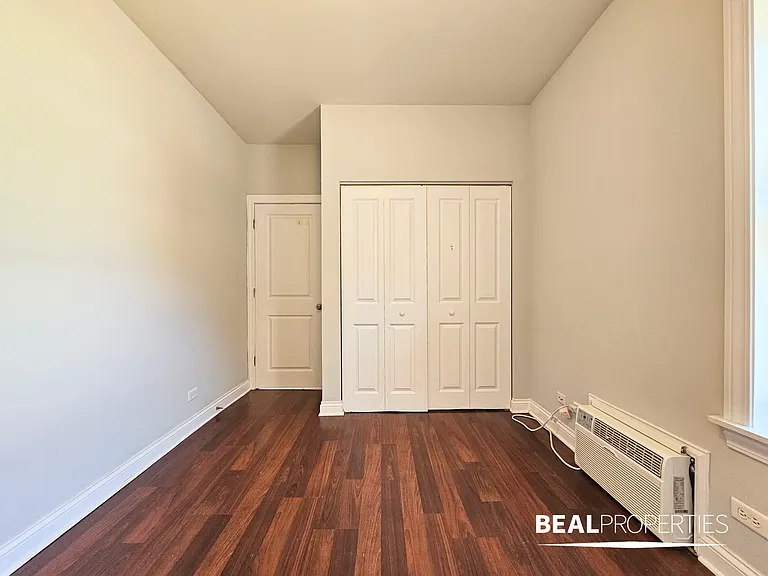 740-50 West Addison Street — Photo 16