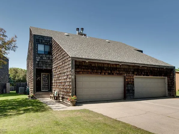 606 37th Ave S, Moorhead, MN 56560
