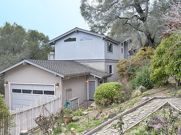 2nd image of 206 Oak Creek Blvd
