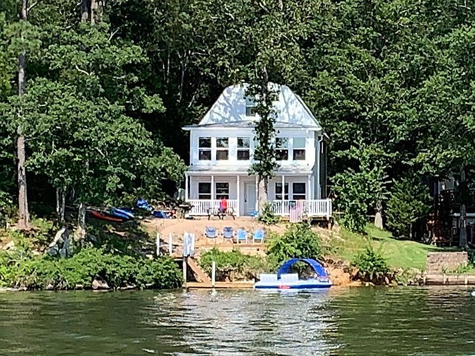 Rear of House Lakeside