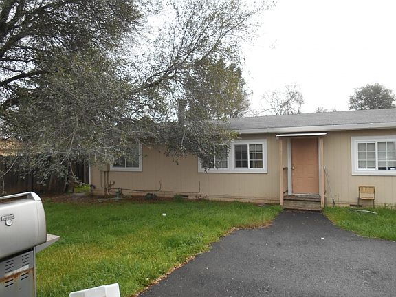 4th image of 8268 Oak Ave