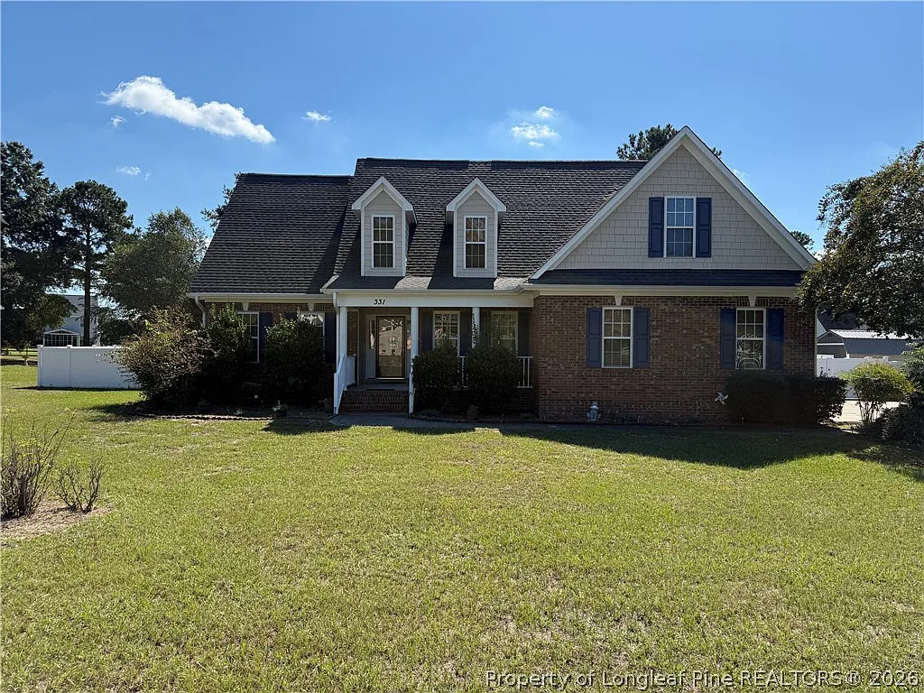 4 bed, 2.5 bath, 2186 sqft, $2,400 — Photo 2