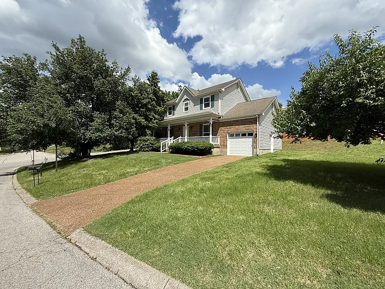 5801 Labrador Ln — Photo 2